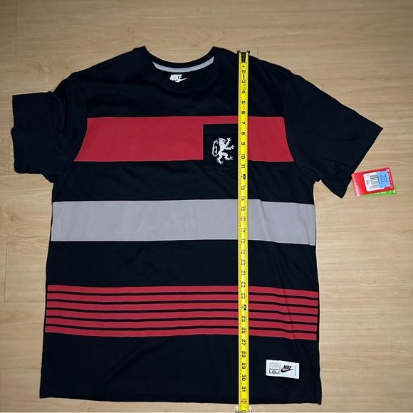 Nike Lebron James LBJ Sz 2XL Red/Black Lion Logo Striped Shirt - Picture 8 of 8